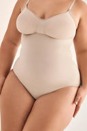 Body mocno modelujące sylwetkę na ramiączkach