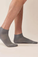 Męskie skarpetki do kostki Gabriella SW082 z ażurowymi elementami w kolorze grey, rozmiar 39/42 #extras_grey