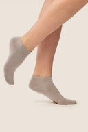 Cienkie skarpetki damskie Gabriella SW086 z włóknem bambusowym w kolorze latte, rozmiar 35/38 #extras_latte