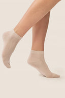 Ażurowe skarpetki damskie Gabriella SW087 z delikatnym prążkiem w kolorze beżowym, rozmiar 35/38 #extras_beige