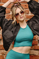 Bezszwowy top damski z dekoltem halter Rib