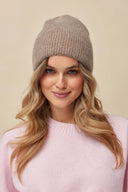 Czapka Borea Gabriella w kolorze beige melange — dziana czapka w rozmiarze UNI #extras_beige melange