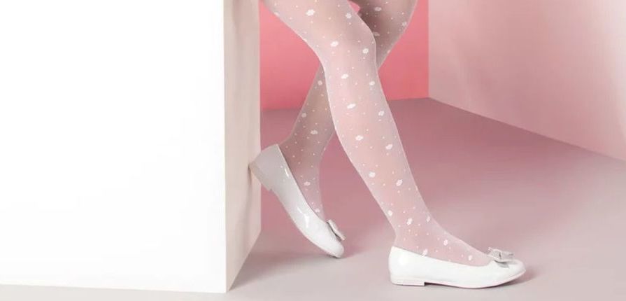 Czy rajstopy na komunię muszą być białe?