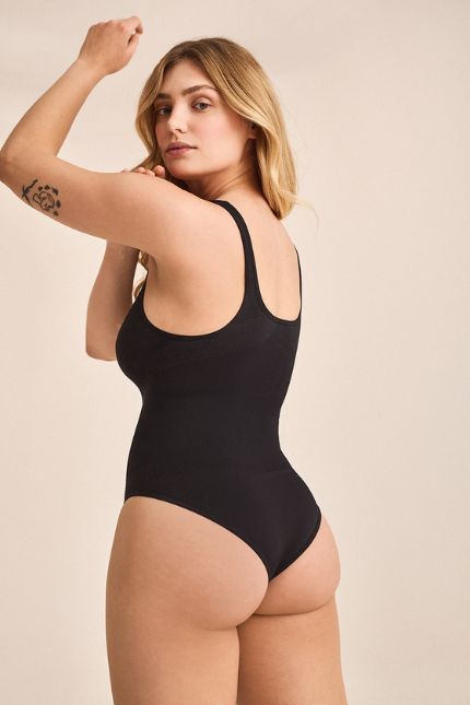 czarne body modelujące