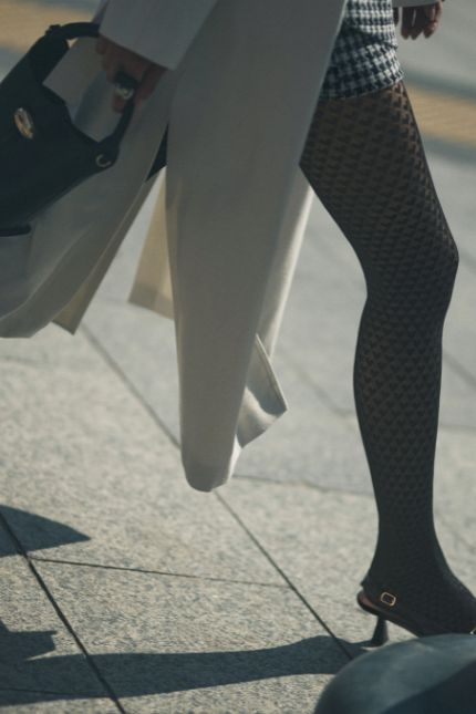 detal rajstopy wzorzyste