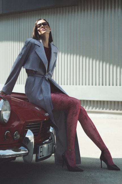 rajstopy w dekoracyjny wzór