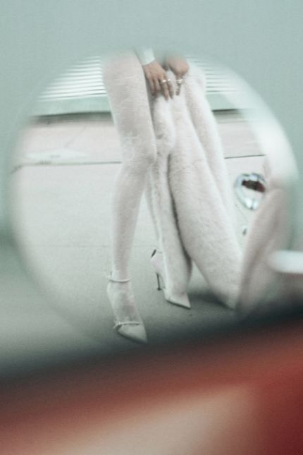 eleganckie rajstopy w kwiatowy wzór