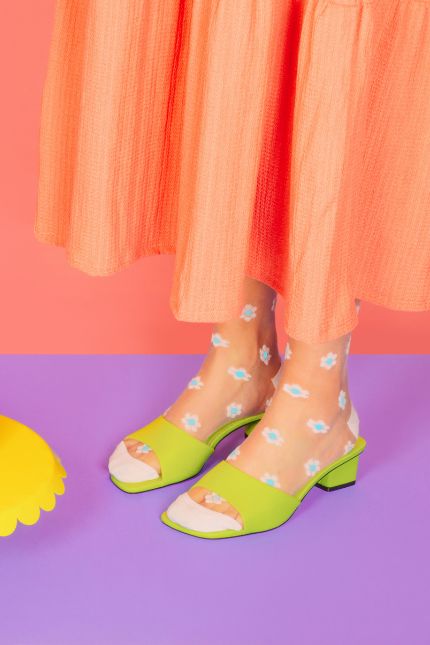 cienkie skarpetki w kwiatki